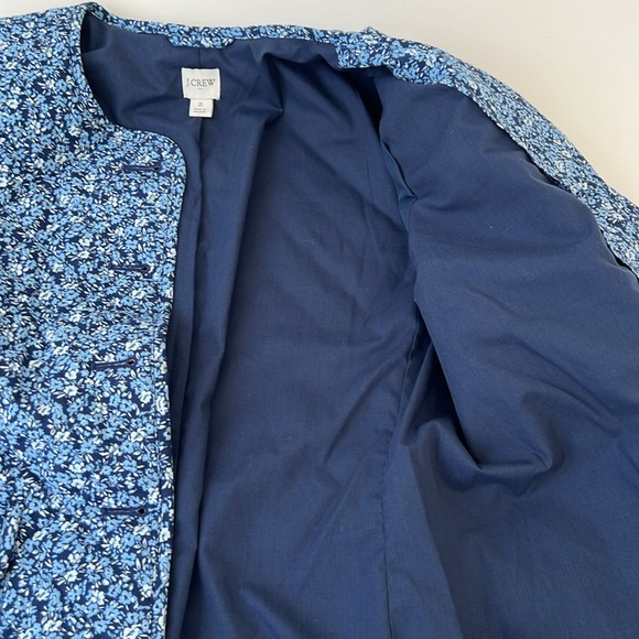 J. Crew Blue Floral Quilted Jacket. Size 2 - Picture 8 of 9